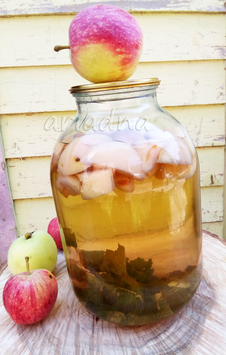 Яблочный компот с мятой на зиму