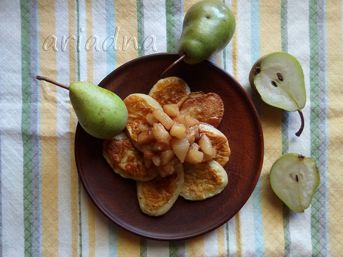 Оладки з карамельною грушею